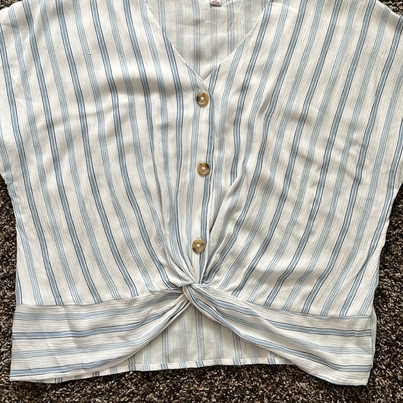 SO Tunic Style Front Twist Blue & White Striped Boho Blouse Top, Size Medium - Picture 8 of 13